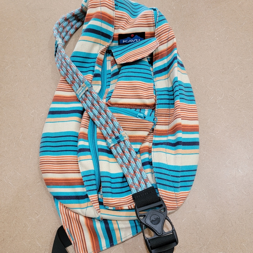 KAVU sling back pack